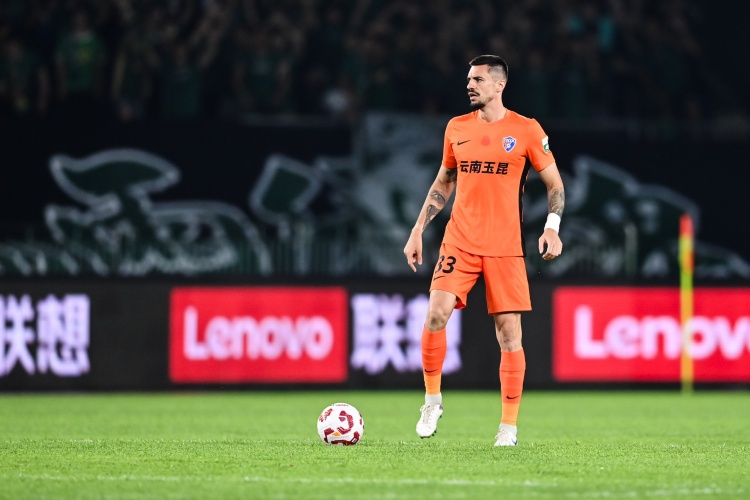 布尔克：惊讶云南球迷的热情 闯荡中超最烦恼饮食