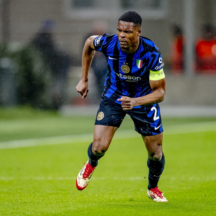 邓弗里斯：取得欧冠开门红很重要，对手只有一次传中制造了威胁