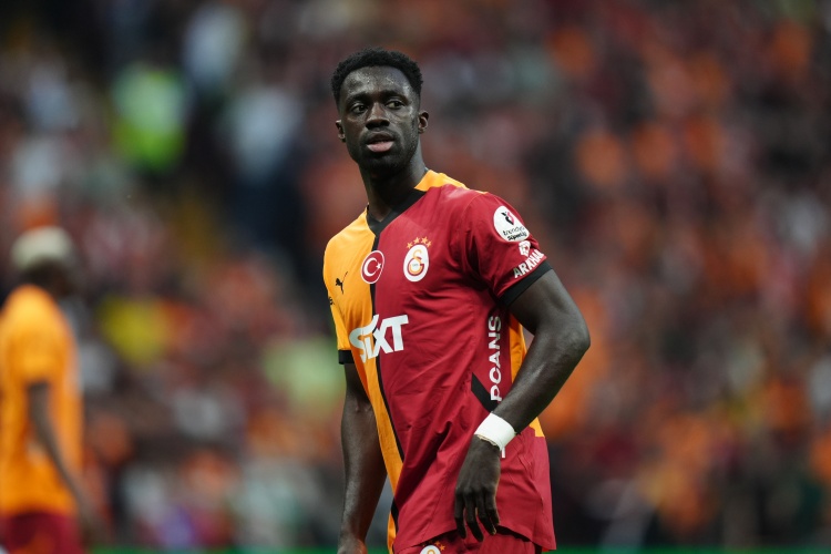 欧冠单场比赛打进2粒乌龙球，加拉塔萨雷是16-17赛季以来第6队