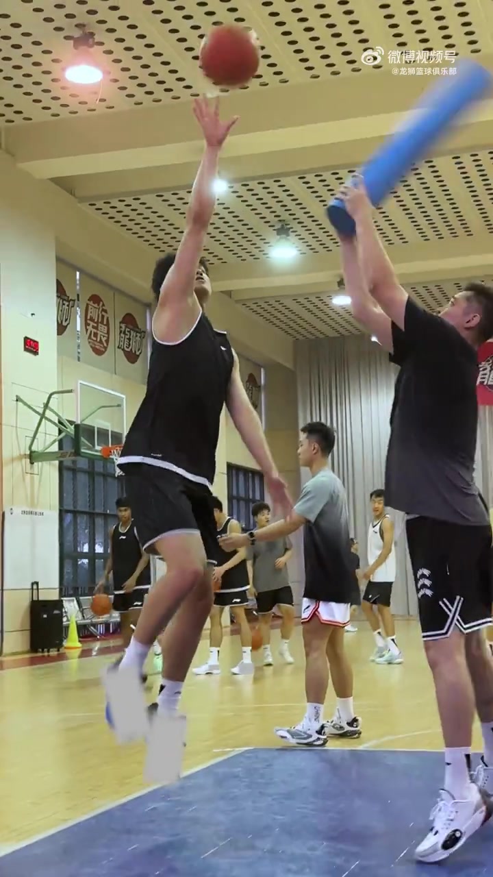 备战NBA季前赛训练,相信过程!🍗