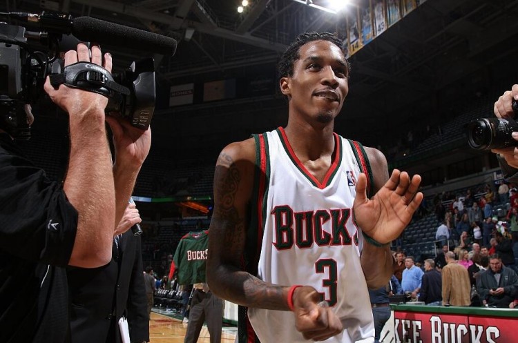 出道即巅峰代表！祝“最年轻50分先生”詹宁斯36岁生日快乐🎂