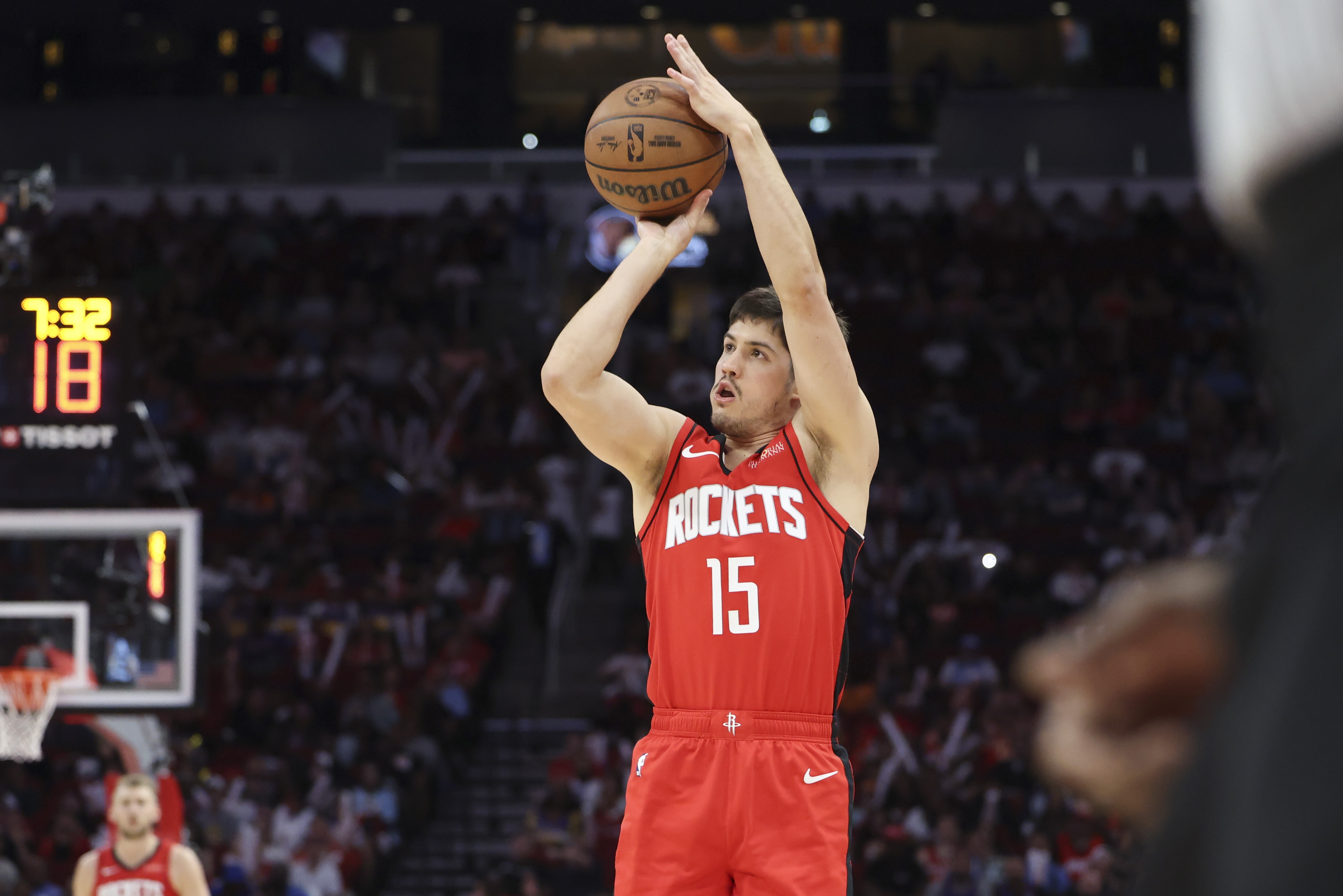 交易谁？火箭现在可以动的人是：KD阿门申京小贾伊森谢泼德