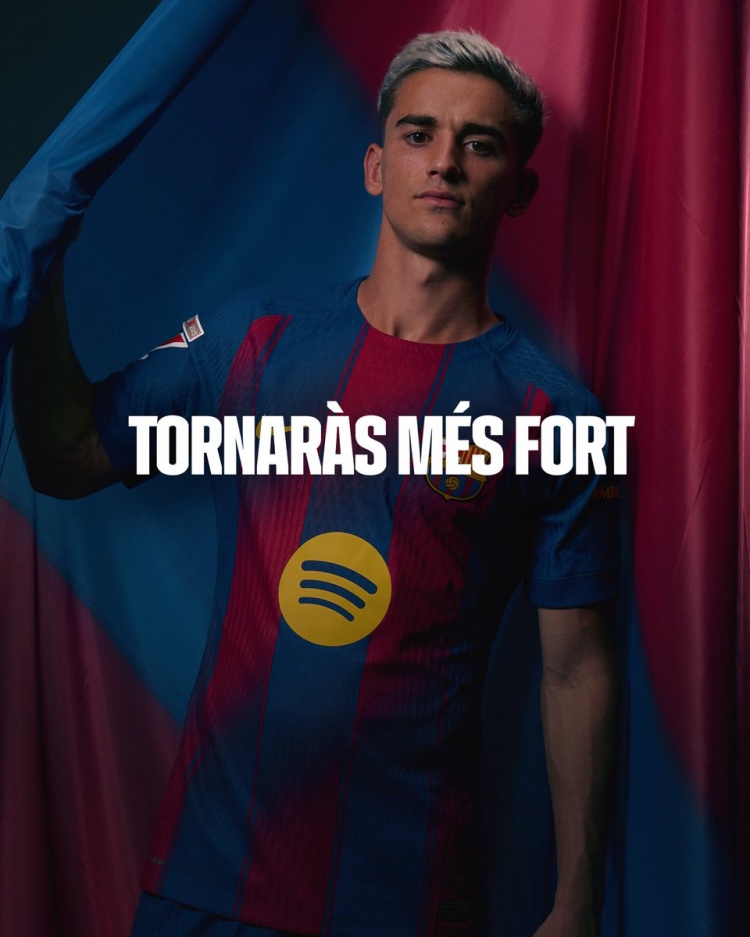 伤缺4到5个月！巴萨晒海报支持加维：永远与你同在，加维💙❤️