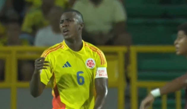 记者：曼联敲定17岁哥伦比亚后腰奥罗斯科，明年年满18岁后加盟