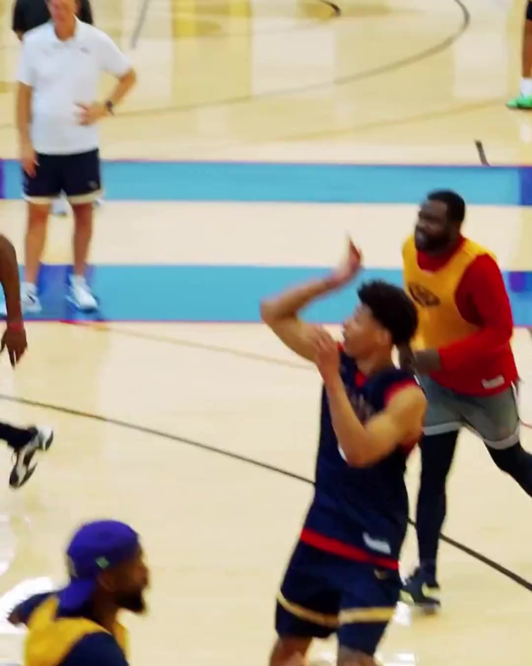 鹈鹕训练营首日 锡安像是在飞&敏捷性大幅度提升 普尔卢尼亮相