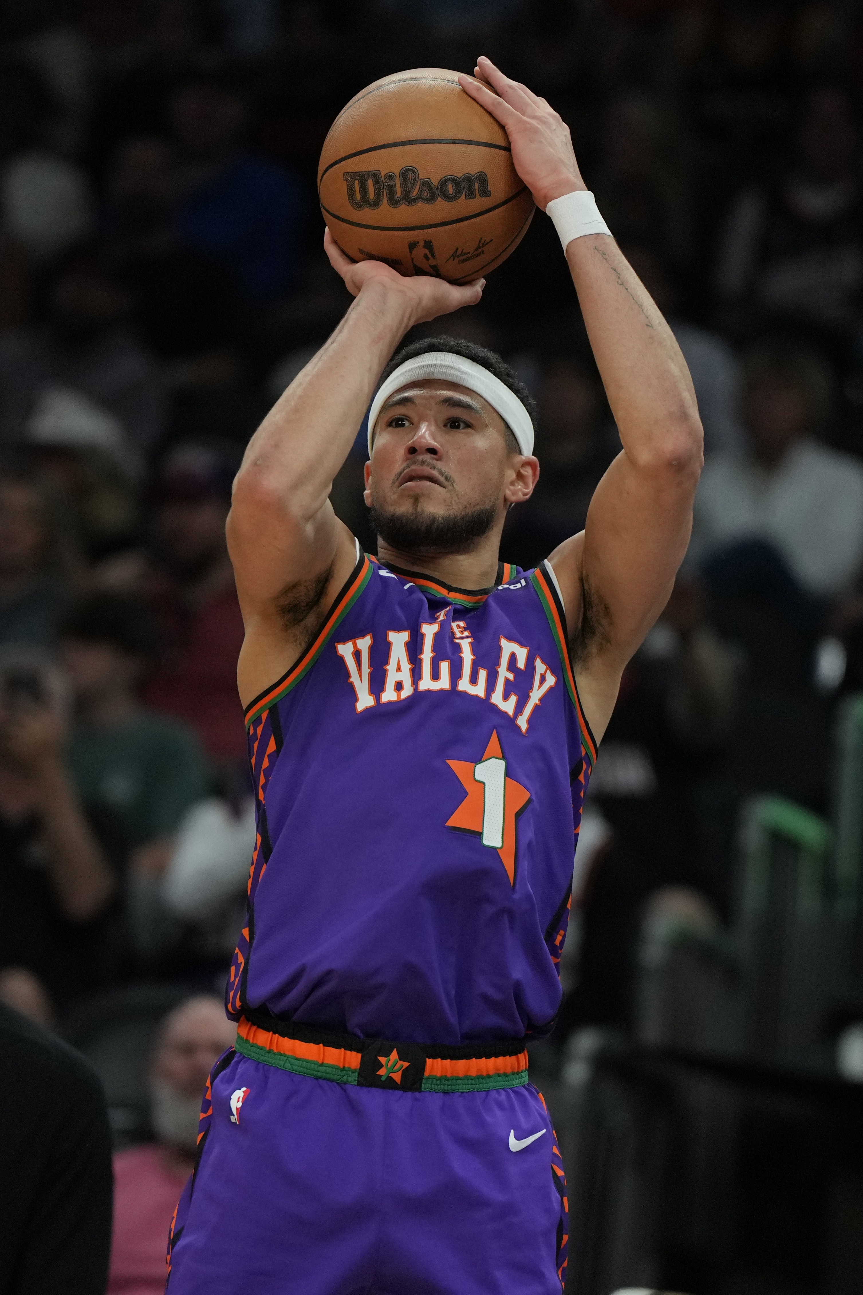 纳什以顾问身份重返太阳 布克：很兴奋有机会与他合作 他是大师