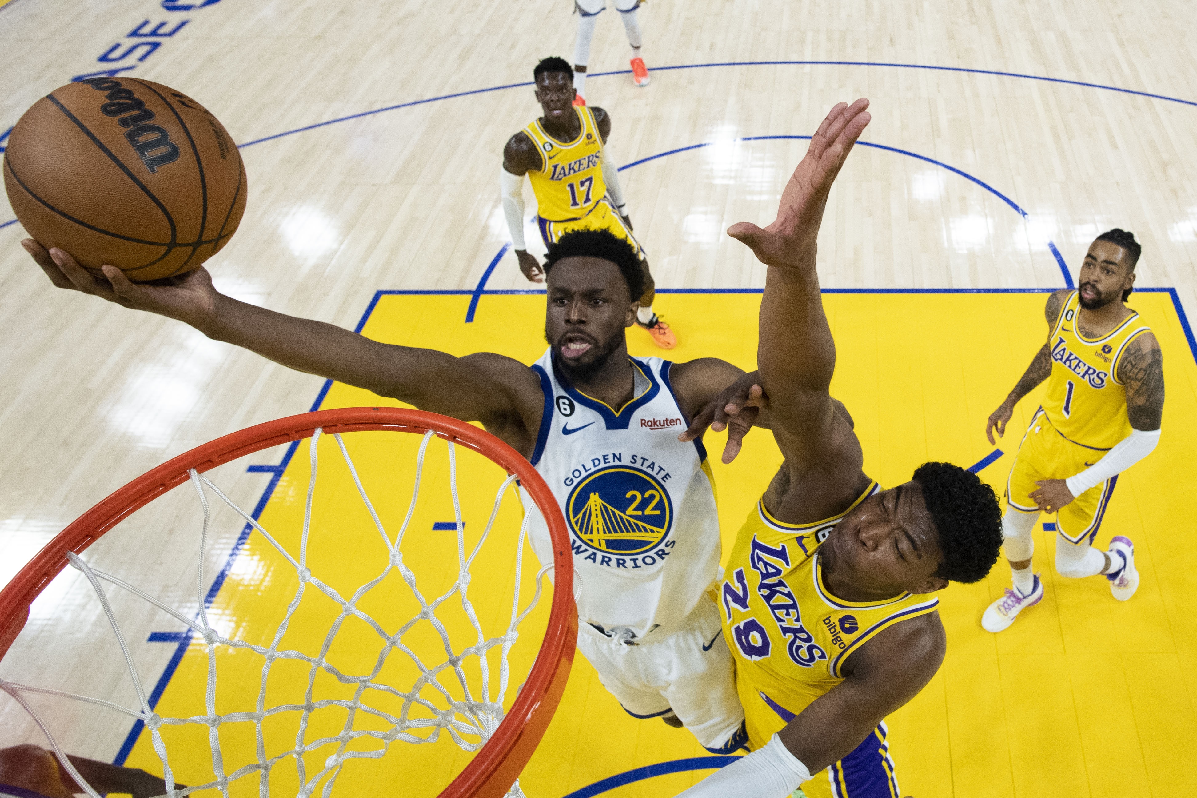 Buha猜测：湖人正在用八村塁的续约谈判施压热火尽快交易维金斯