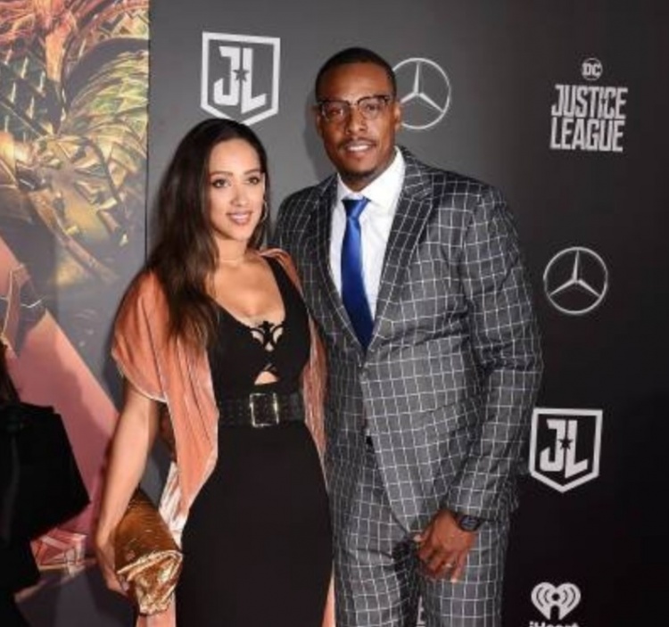 真的？皮尔斯：我身边有很有魅力的单身女性 但我并没有想法