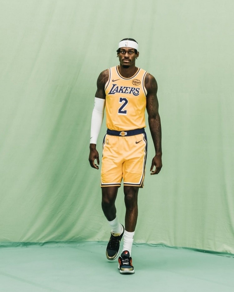 范德彪：休赛期一直在练3分 队里有出色的组织者我出手机会会很多