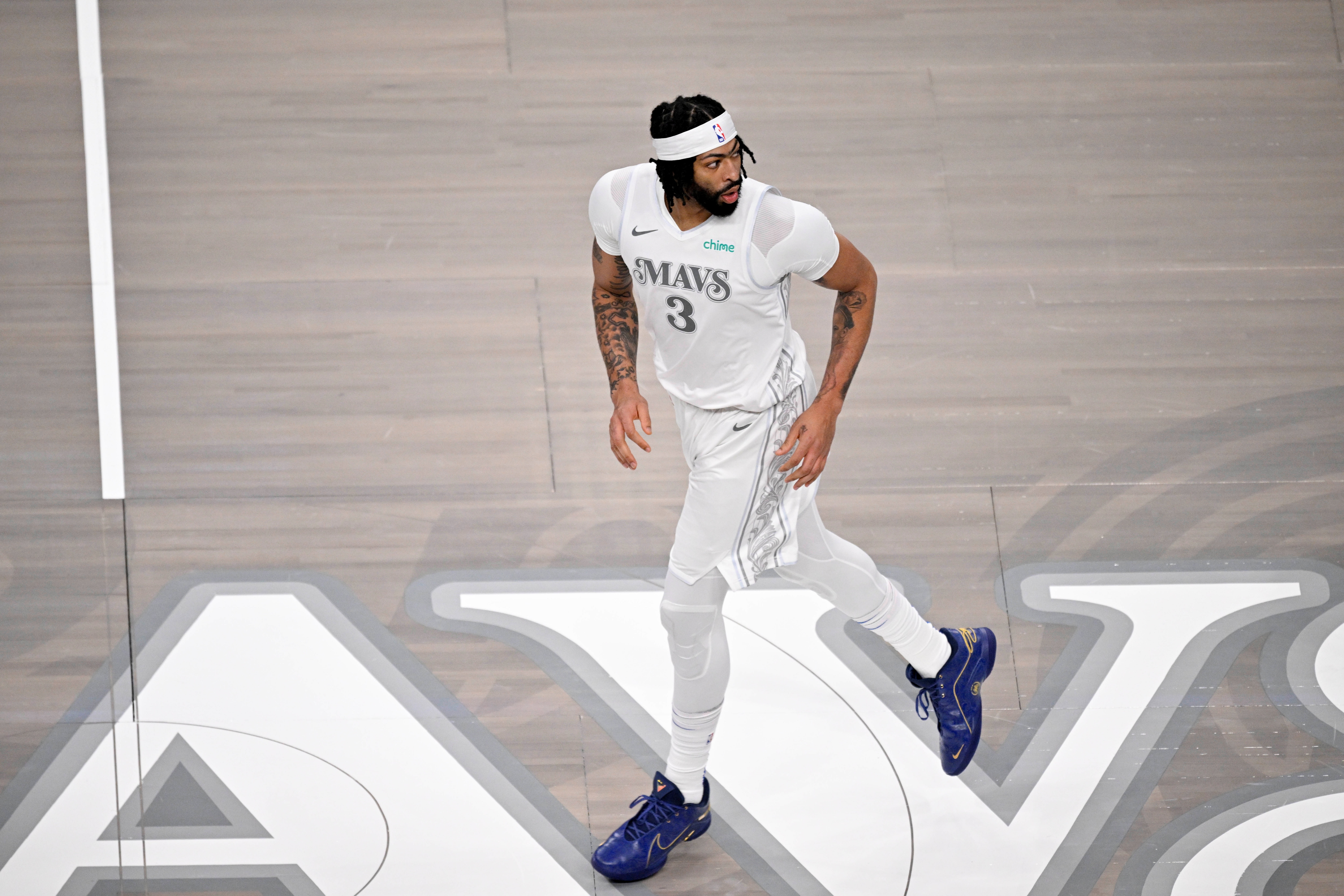 浓眉：一直打5会消耗我的身体 在湖人夺冠那年我也是打4