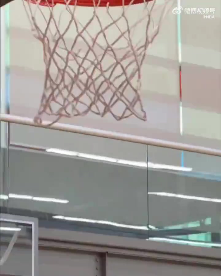 加速恢复中！欧文现身温哥华训练营 沉浸式感受近期投篮训练