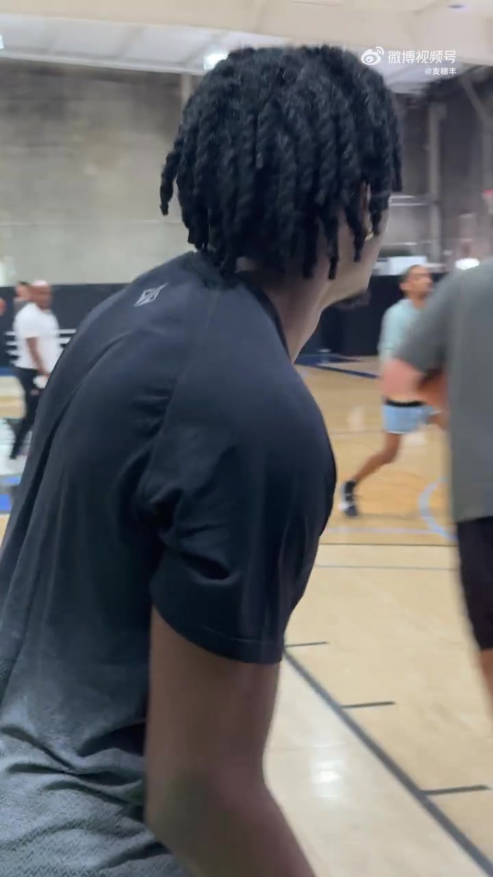 媒体人：奥拉迪波曾是NBA全明星 跟这种球员一起训练的机会