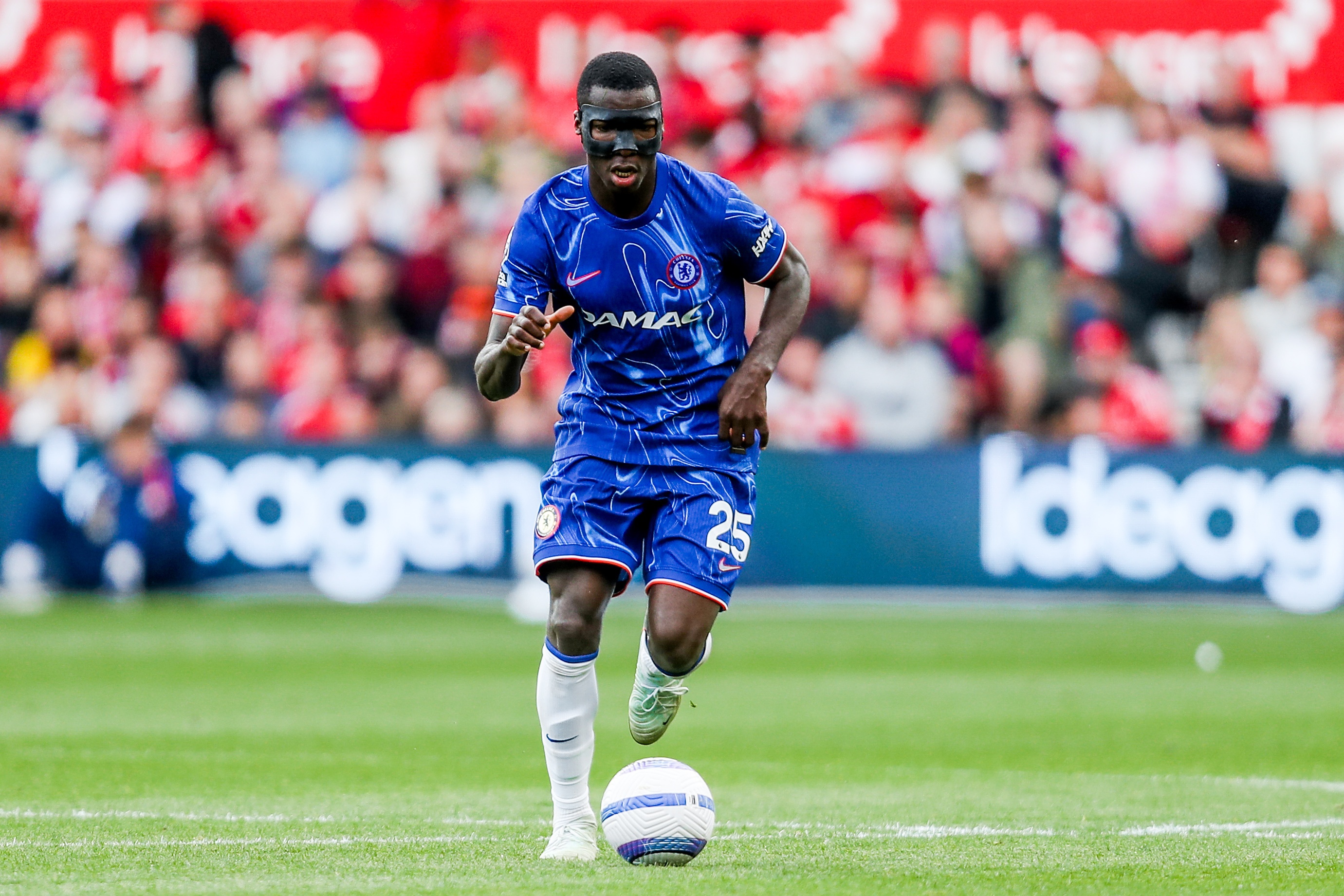 英媒：皇马和巴黎都在关注切尔西后腰凯塞多，但很难完成交易