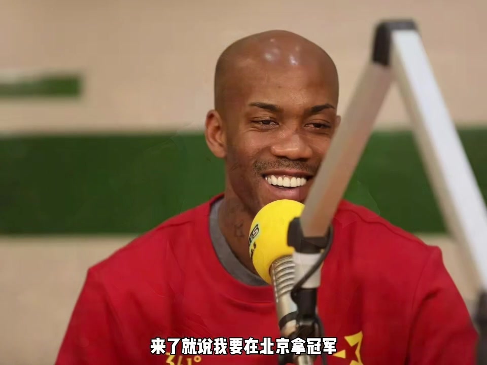 杨毅：马布里当时编歌称闵鹿蕾是训练机器 老马以身作则努力训练