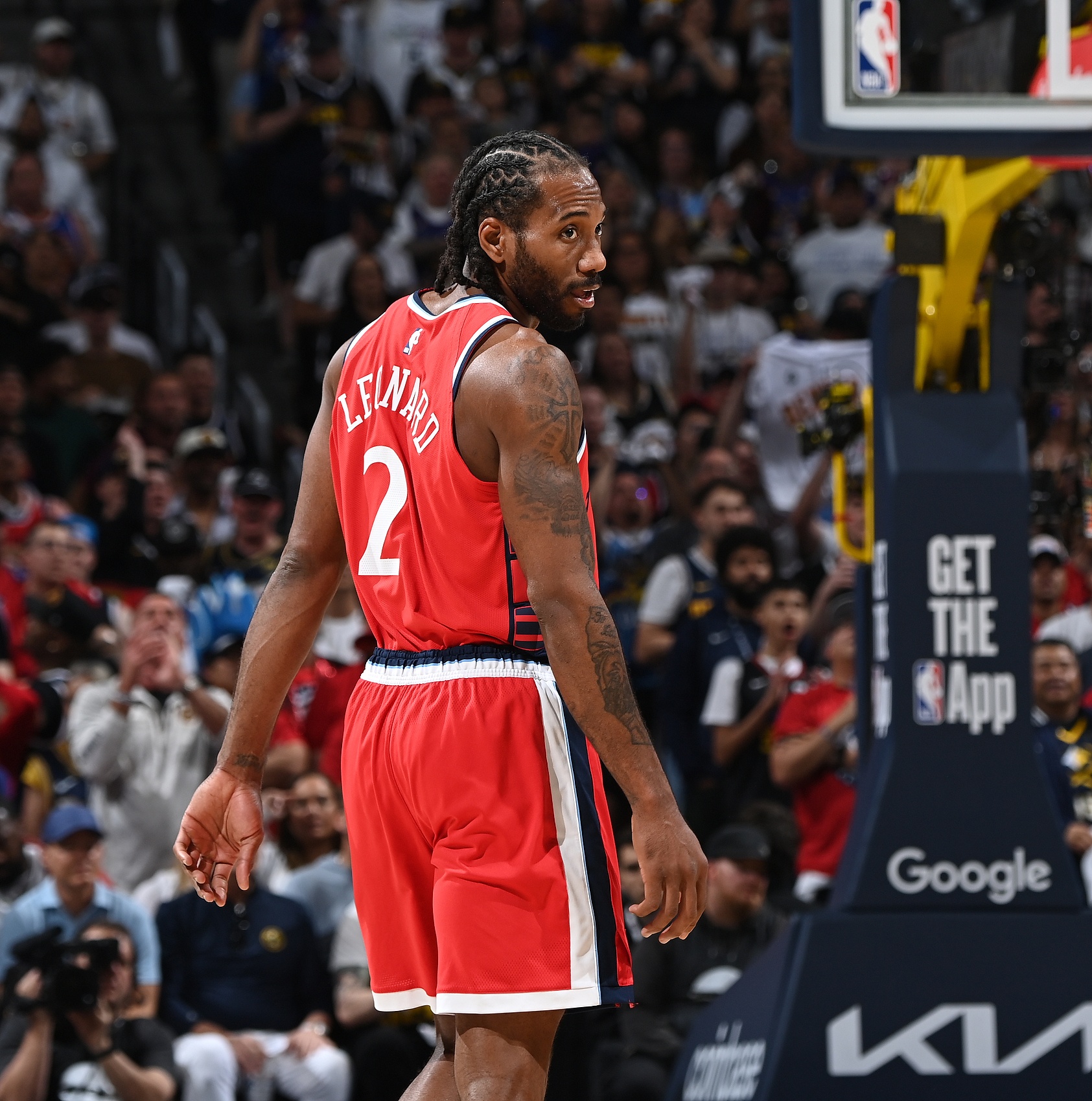 小卡：我们进攻端要提高战术执行力节奏更快点 防守互相补防协防