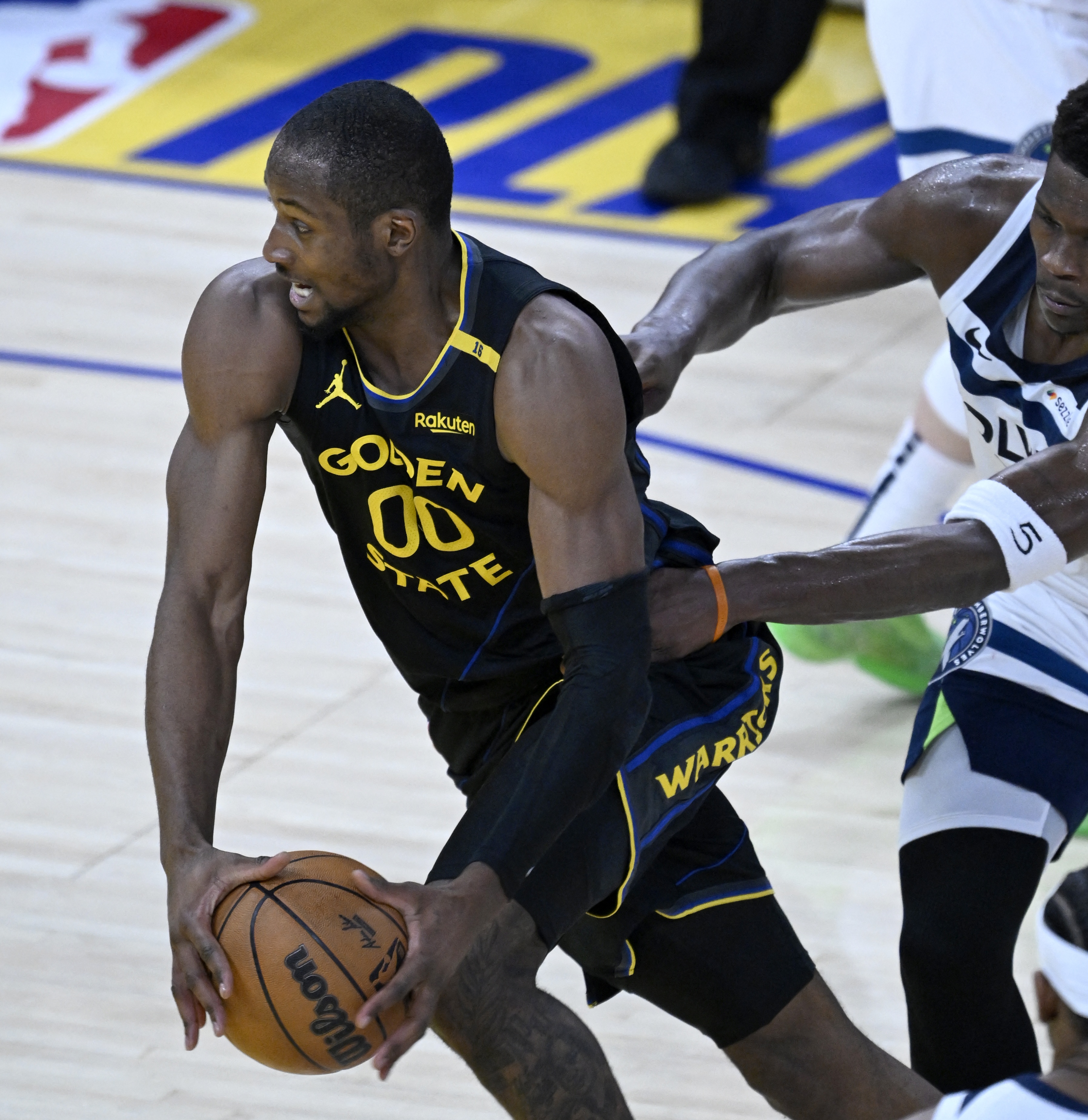 Spears：续约后库明加已下定决心随队争冠&他内心平静在赛后跳舞