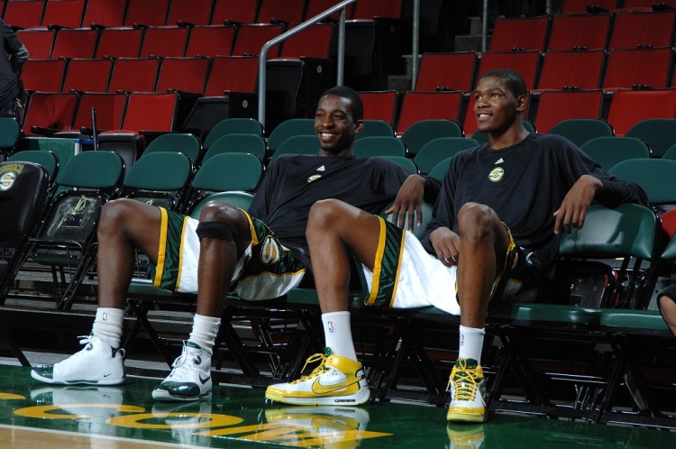 高质量选秀年！2007年前五顺位仍有4人在战：KD/霍福德/康利/杰夫