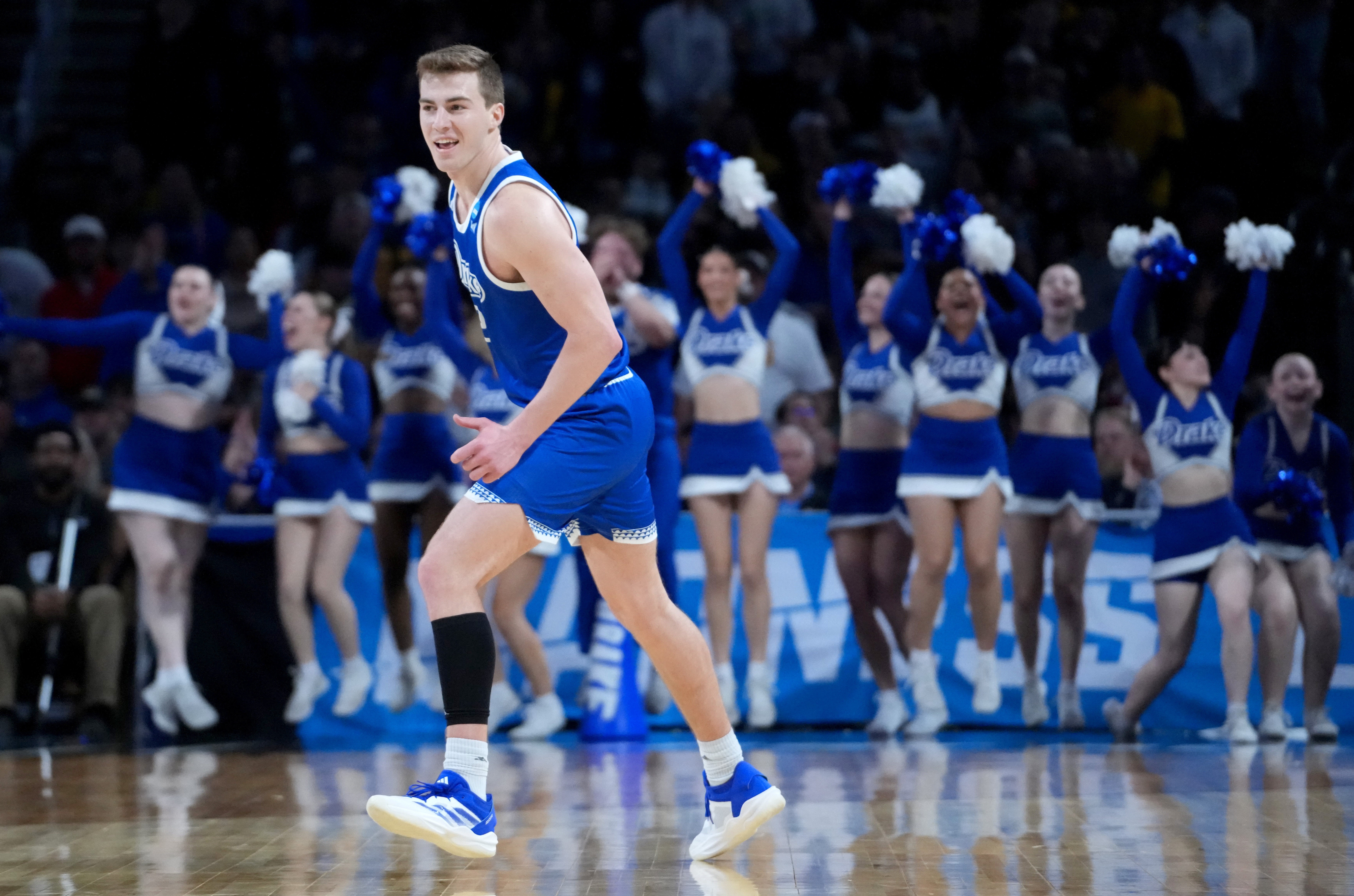 Scotto：国王签下了米奇-马斯卡里 其大学生涯三分命中率42.4%