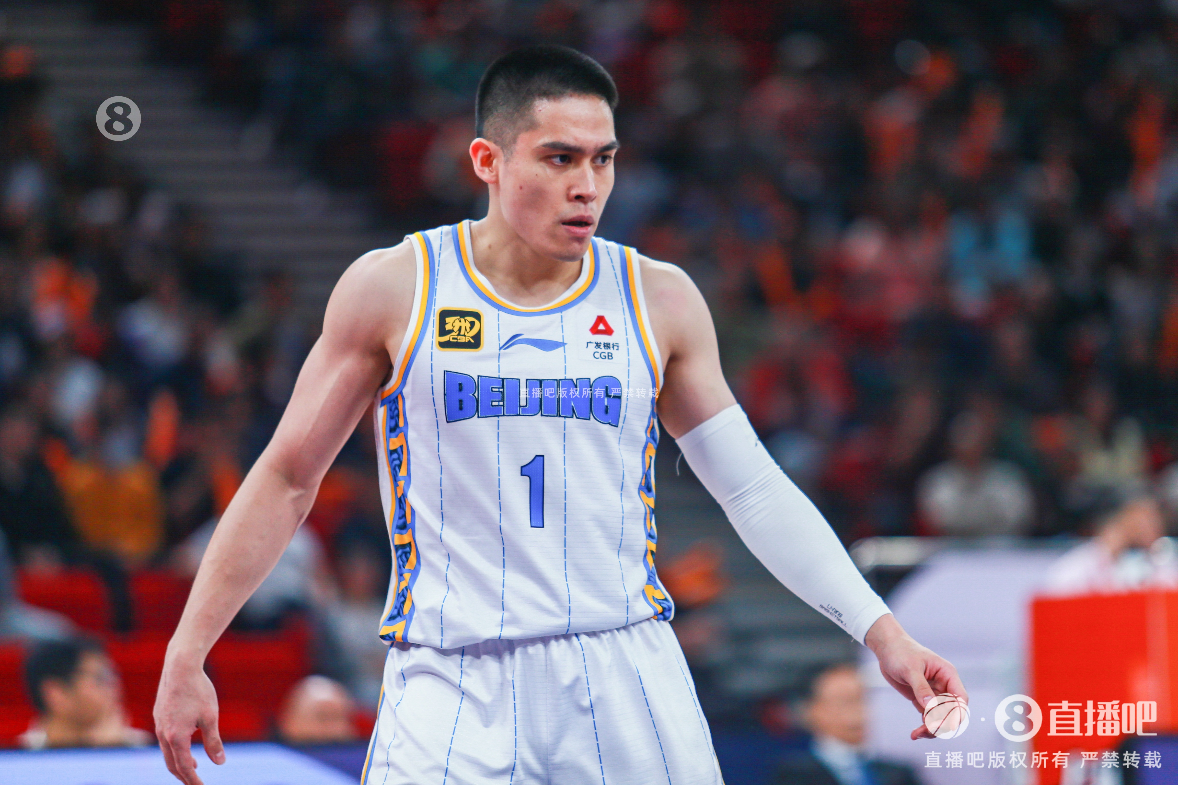 媒体人：陈盈骏暂时离队自行安排训练 预计11月下旬到12月初返京